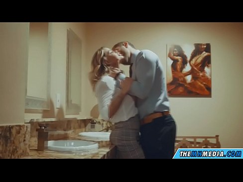 ❤️ جڏهن هڪ busty سنهري اوھان کي هڪ عوامي آرام روم ۾ seduces ❤️ سپر جنسي تي sd.porngifmag.ru